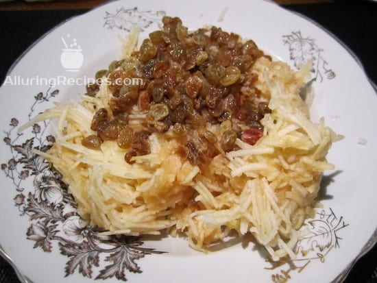 Начинка: яблоки и изюм