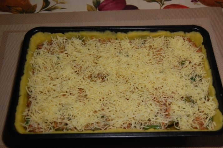 киш посыпаем сыром