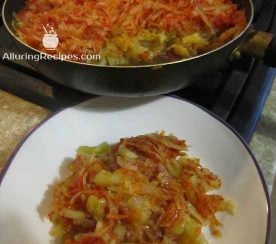 Блюдо из картошки с мясом, капустой и морковью