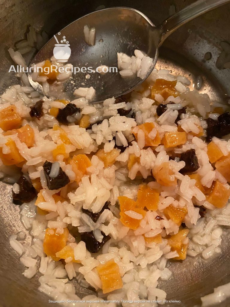 Рис с курагой, черносливом и медом